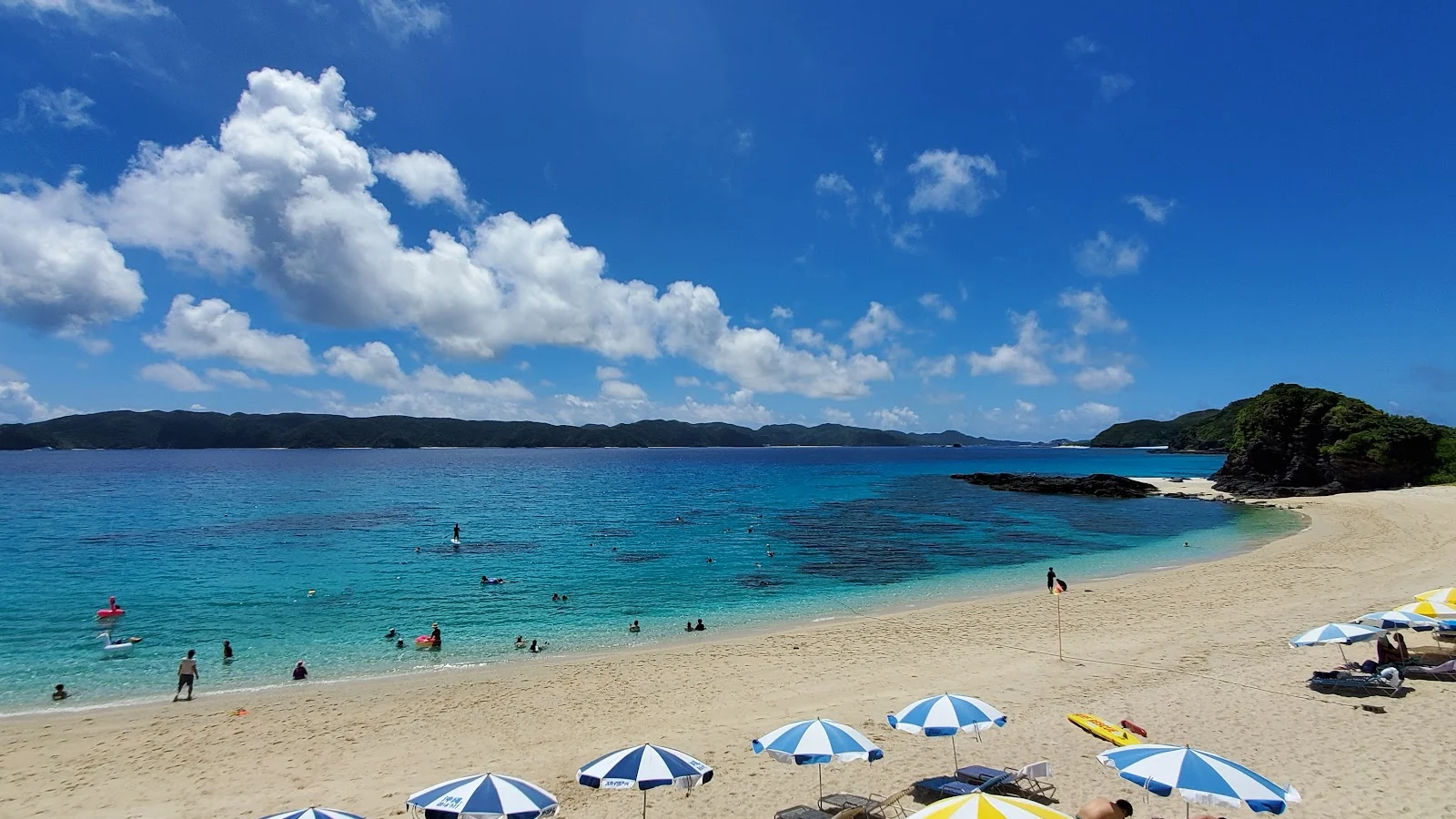 Furuzamami Beach
