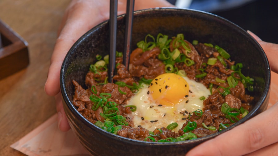 Sukiya / Yoshinoya (gyudon chains)