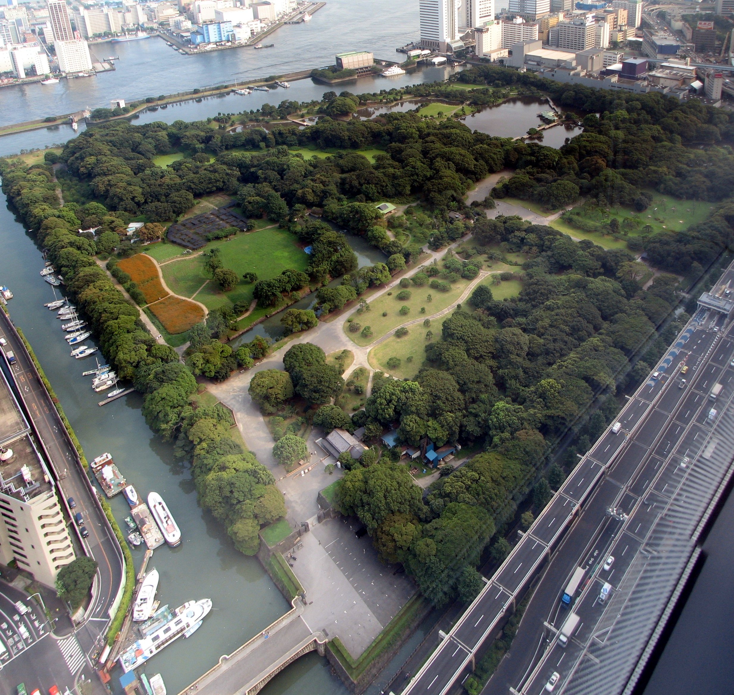 Hama-rikyu Garden tea house on tidal pond