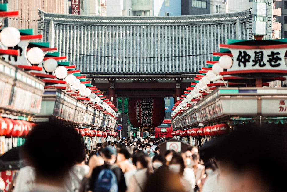 Nakamise-dori arcade toward Senso-ji