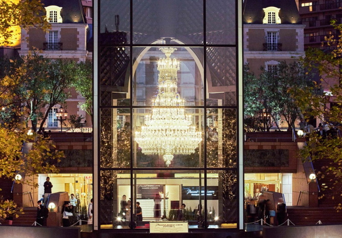 Yebisu Garden Place Baccarat winter chandelier