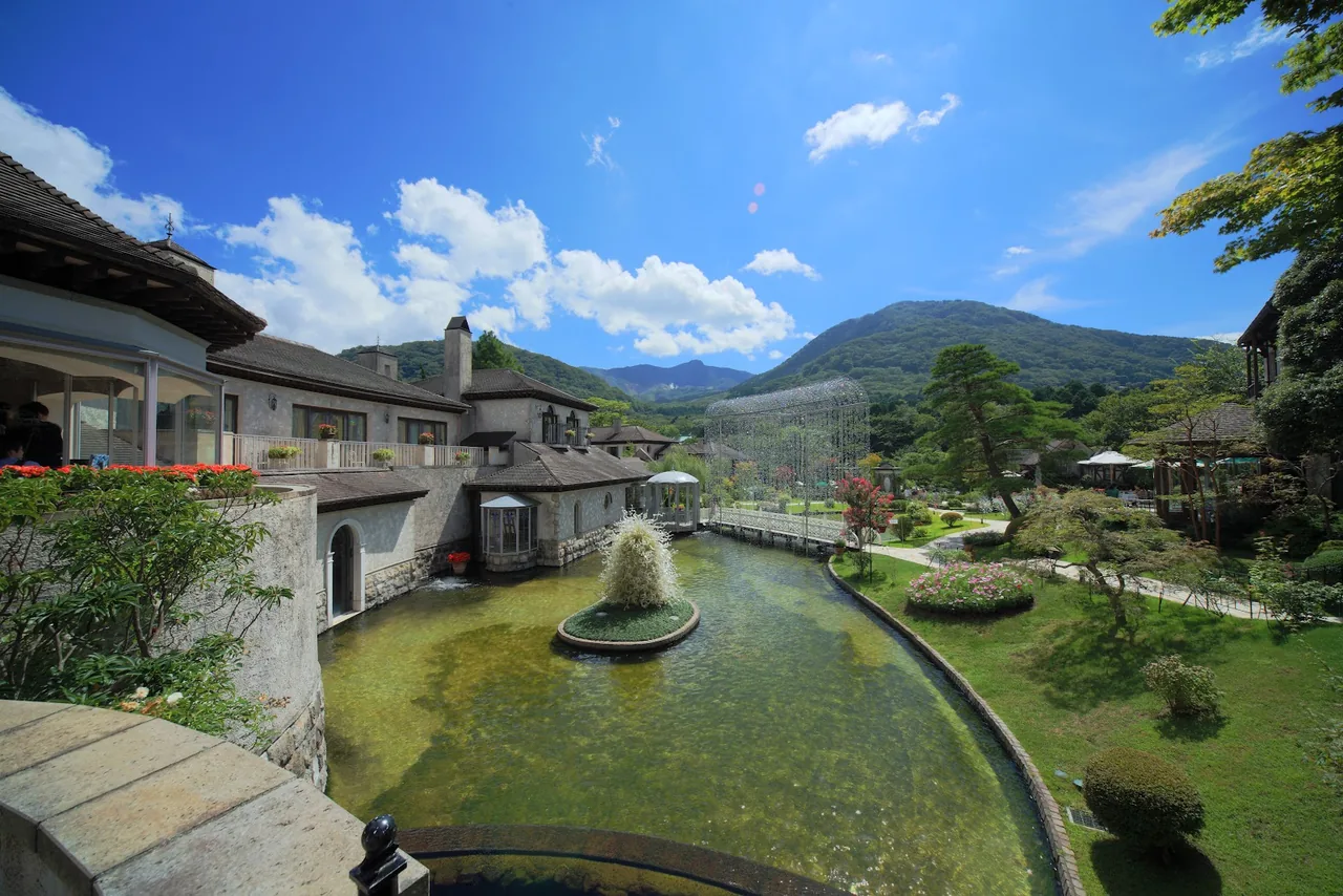Hakone Venetian Glass Museum (Glass Forest)
