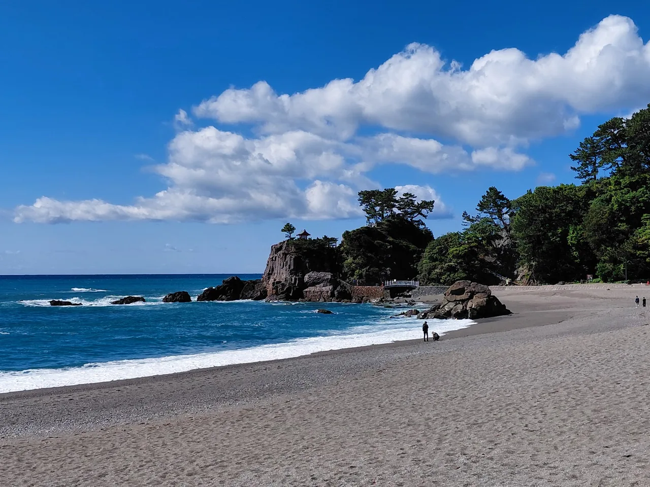 Katsurahama Beach