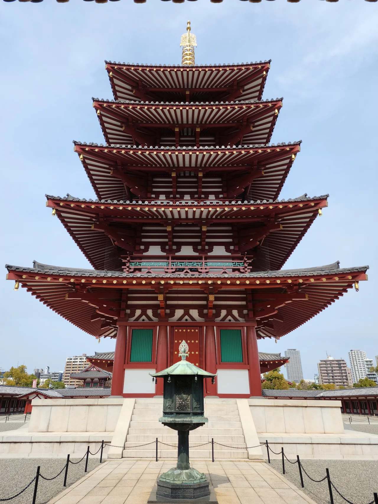 Shitennō-ji in Osaka