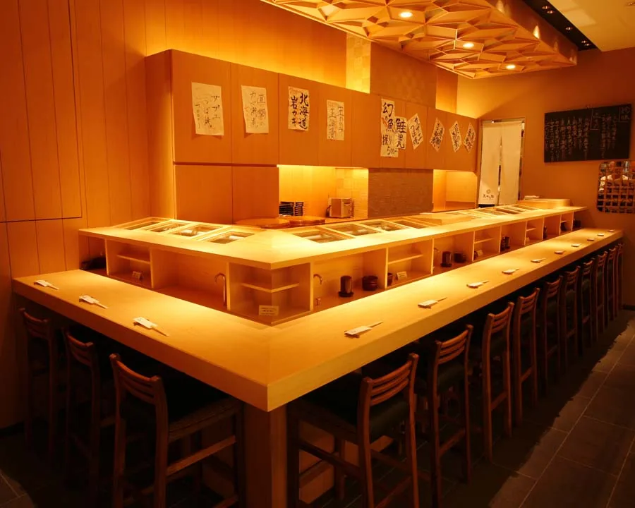 Manten Sushi Marunouchi in Tokyo