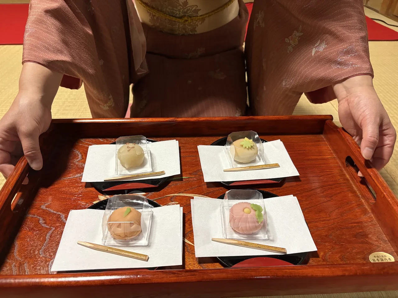 Tea Ceremony Tokyo Tokyochaan 東京茶庵 make matcha